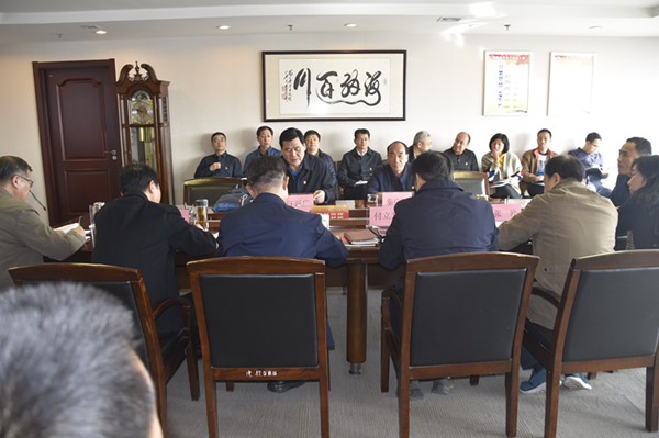 PG网页版登录入口-PG(中国)党委理论学习中心组召开“廉洁自律”专题集中学习研讨会议