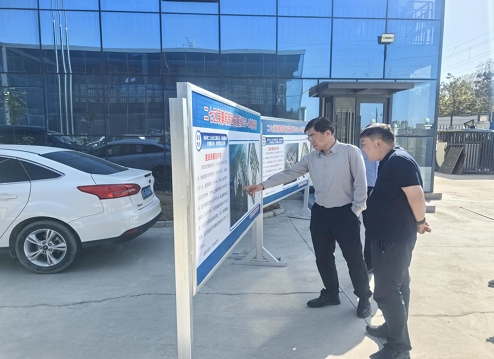 PG网页版登录入口-PG(中国)党委书记、董事长汪洋到侯寨新镇区安置区项目调研项目建设工作